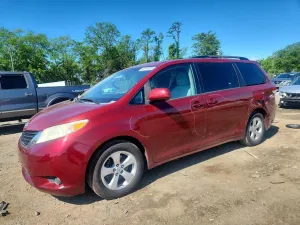 Toyota Sienna 3.5L 6 2013