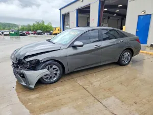 Hyundai Elantra 2.0L 4 2024