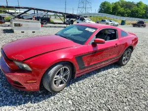 Ford Mustang 3.7L 6 2013