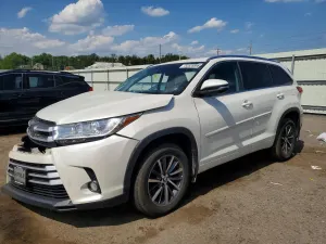 Toyota Highlander 3.5L 6 2017