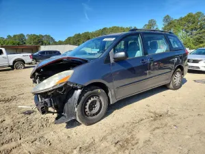 Toyota Sienna 3.5L 6 2010