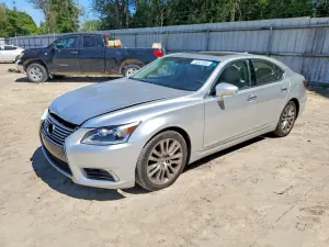 Lexus LS 4.6L 8 2016