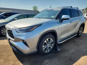 Toyota Highlander 3.5L 6 2021