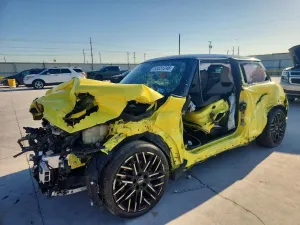 Mini Cooper 2.0L 4 2025