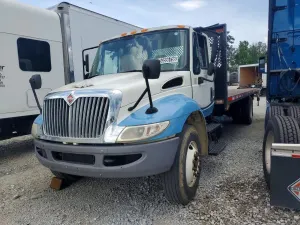 International DuraStar / 4000 6.7L 6 2018