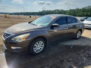 Nissan Altima 2.5L 4 2015