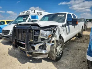Ford F-350 6.7L 8 2012
