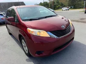 Toyota Sienna 3.5L 6 2011