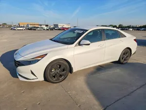 Hyundai Elantra 2.0L 4 2022