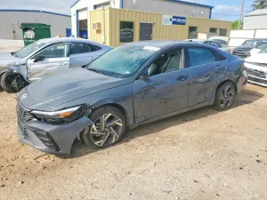Hyundai Elantra 2.0L 4 2025