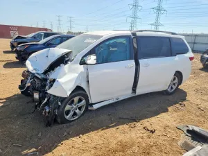 Toyota Sienna 3.5L 6 2017