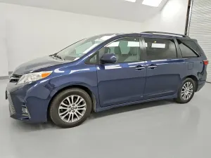 Toyota Sienna 3.5L 6 2020