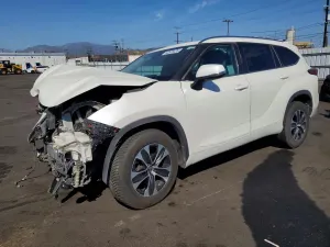 Toyota Highlander 3.5L 6 2021