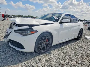 Alfa Romeo Giulia 2.0L 4 2018