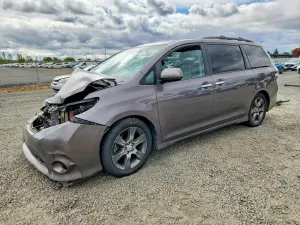 Toyota Sienna 3.5L 6 2015