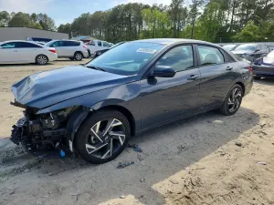 Hyundai Elantra 2.0L 4 2025