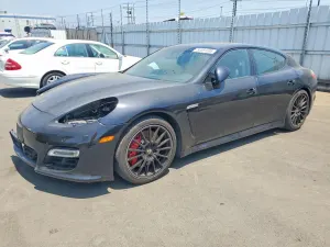 Porsche Panamera 4.8L 8 2013