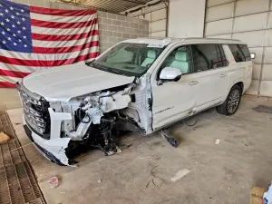 GMC Yukon 6.2L 8 2025