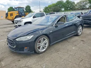 Tesla Model S 2015
