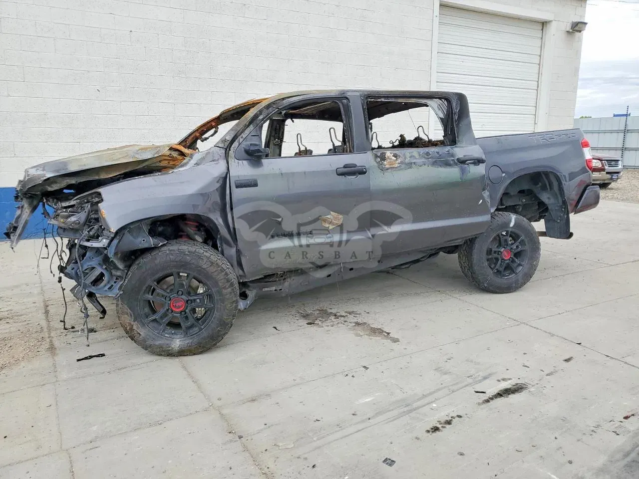 Toyota Tundra 5.7L 8 2020