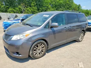 Toyota Sienna 3.5L 6 2017