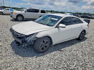 Hyundai Elantra 2.0L 4 2023