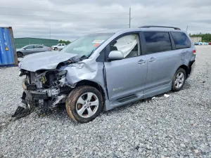 Toyota Sienna 3.5L 6 2012
