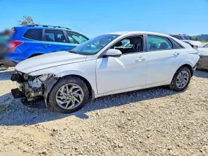 Hyundai Elantra 2.0L 4 2024
