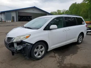 Toyota Sienna 3.5L 6 2011