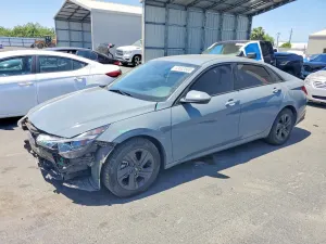 Hyundai Elantra 2.0L 4 2022