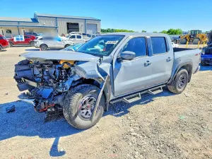 Nissan Frontier 3.8L 6 2025