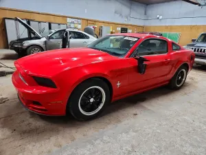 Ford Mustang 3.7L 6 2014