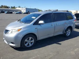 Toyota Sienna 3.5L 6 2013