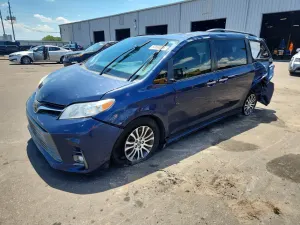 Toyota Sienna 3.5L 6 2019