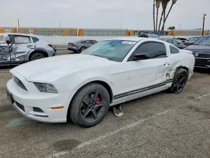 Ford Mustang 3.7L 6 2014