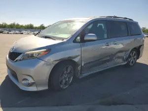 Toyota Sienna 3.5L 6 2017