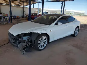 Tesla Model S 2016