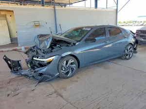 Hyundai Elantra 2.0L 4 2025