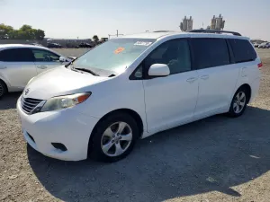 Toyota Sienna 3.5L 6 2013