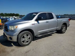 Toyota Tundra 5.7L 8 2010