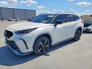 Toyota Highlander 3.5L 6 2021