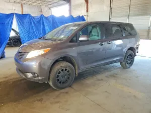 Toyota Sienna 3.5L 6 2017