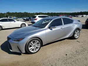 Lexus IS 2.0L 4 2024