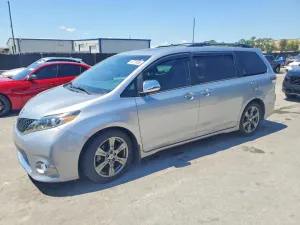 Toyota Sienna 3.5L 6 2017