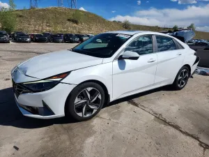 Hyundai Elantra 2.0L 4 2022