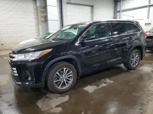 Toyota Highlander 3.5L 6 2017