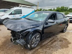 Hyundai Elantra 2.0L 4 2025