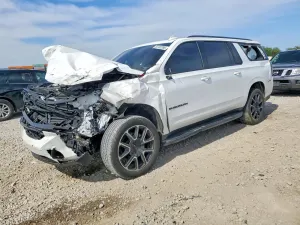 Chevrolet Suburban 5.3L 8 2024