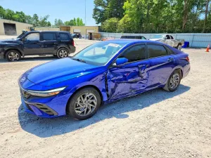 Hyundai Elantra 2.0L 4 2024