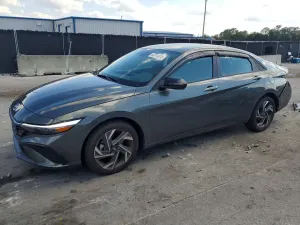 Hyundai Elantra 2.0L 4 2025